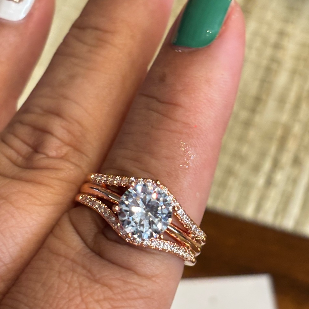 Rose Gold Ring with rhinestones